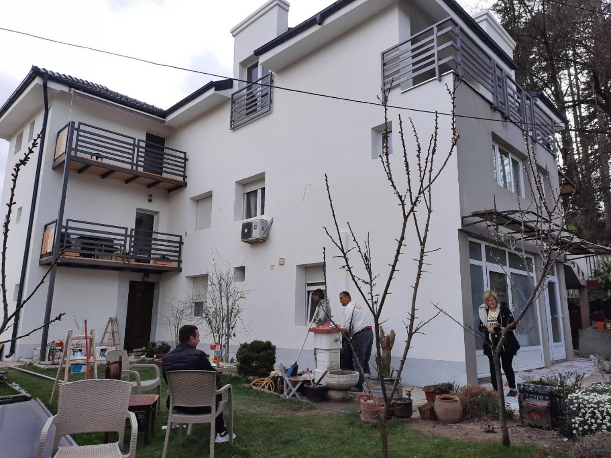 Luxor Apartmani 2 Vrnjacka Banja Bilik gambar